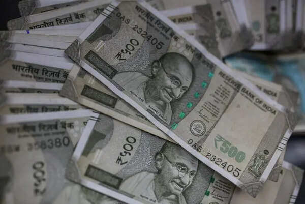 Bombay High Court tells Reserve Bank of India to exchange man’s Rs 2 lakh currency notes seized during demonetisation