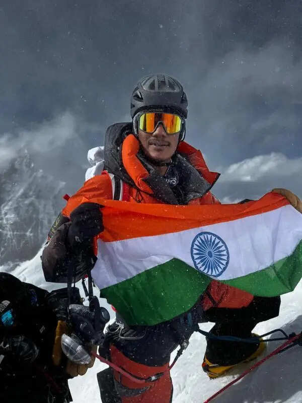 Cop, BSF constable among 3 from Bengal to scale Everest