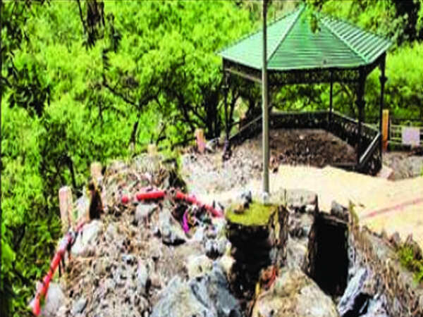 Kempty Falls closed for public, shopkeepers stare at huge losses