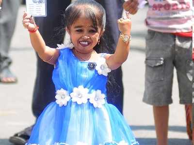 World's shortest woman Jyoti Amge's house burgled in Nagpur, cash and jewellery stolen