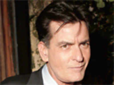 Sheen should face court over HIV claims: Pornstar