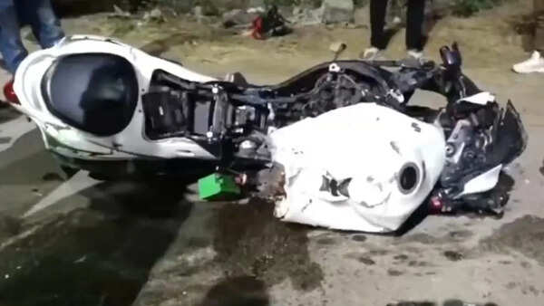 5 killed as speeding Hayabusa bike crashes into car in Telangana