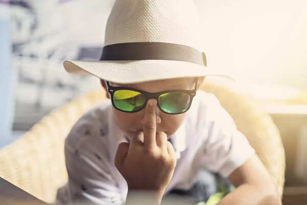 Mamma, why is papa hiding a balloon in his drawer? How to answer awkward questions