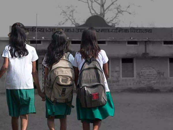 Arms smuggler hiding in Koderma primary school arrested