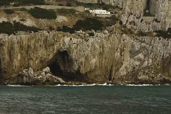 This 40,000-year-old Gibraltar cave shows how Neanderthals survived Europe’s Ice Age