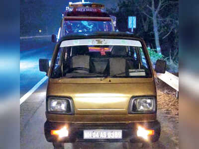 Five killed after tempo crashes into them while pushing stalled car on Mumbai-Pune Expressway