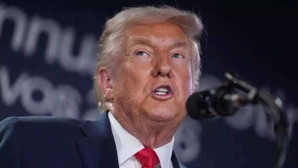Trump withdraws support for Chagos deal as four Chagossians land on disputed archipelago saying they plan to settle there