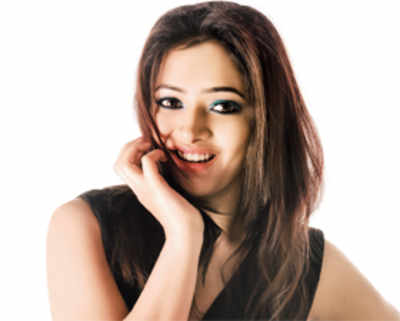 Makdee's child actress Shweta Basu Prasad to be seen as Varun Dhawan's bhabhi in Badrinath Ki Dulhania
