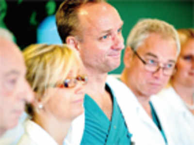 Swedish womb transplant pioneer to train city docs