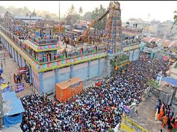 Darshan point should be equal for all devotees in temple: Madras HC