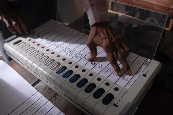 UDF to move high court over opening of materials room near the EVM strong room