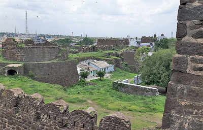 Karnataka: High Court notice over Gulbarga Fort encroachments