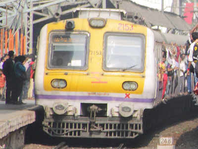 Stone hits train driver near Titwala