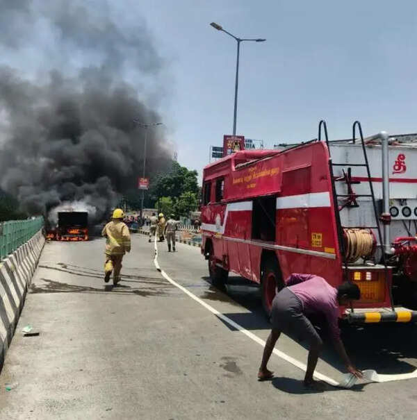 Trichy corpn truck catches fire, charred