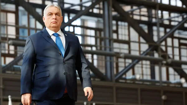 Hungary says will phase out gas deliveries to Ukraine