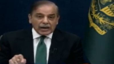 इम्रान खान यांच्या अटकेनंतर समर्थकांनी राडा