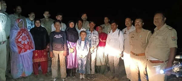 Police rescue 10 pilgrims lost on way to ‘mazar’