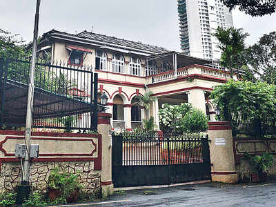 BMC chief, corporators spar over bungalow repairs