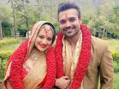 Mithun Chakraborty's son Mimoh, out on bail, gets married to Madalsa Sharma