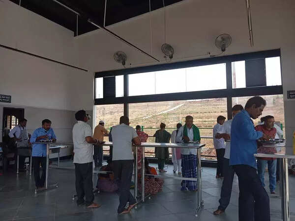 Gadag’s Butti serves meals at Rs 5