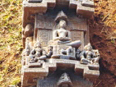 Ancient Jain inscription found in Mangaluru