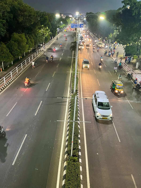 Govt plans to upgrade airport-Nandankanan road to 8 lanes