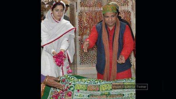 Katrina seeks blessings at Fatehpur Sikri for ‘Fitoor’