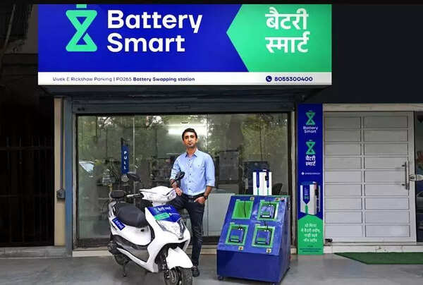 Replacing battery becomes easy at Banaras Rly Station