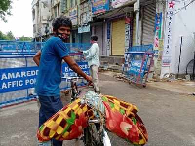 Tragedy during lockdown: Man carries dead body on cycle in Telangana's Kamareddy