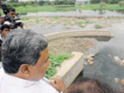 CM visits Agara Lake after Mirror report