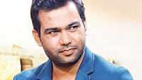 Filmmaker Ali Abbas Zafar’s Twitter, Instagram accounts hacked! 