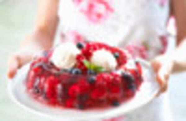 Sumptuous summer strawberry jelly recipe