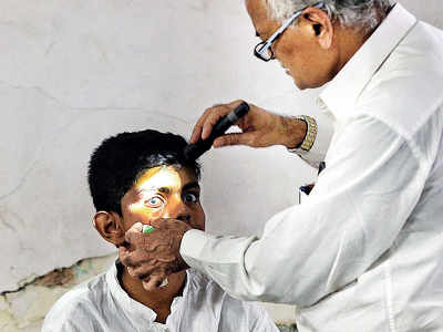 Hit by Diwali crackers, Thane boy loses right eye, Ulhasnagar girl suffers from partial vision