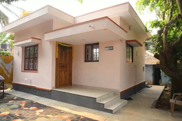 Yakshagana Kalaranga hands over 92nd house at Udyavara