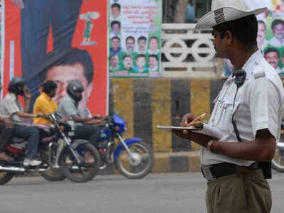 Traffic police note vehicle numbers, warn to seize it