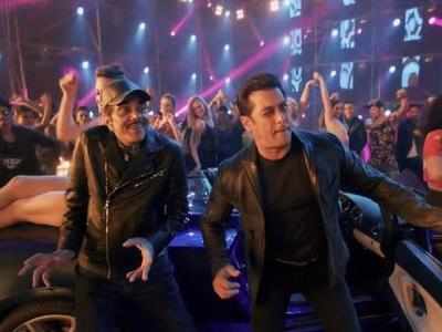 Watch Rafta Rafta medley: Dharmendra and Rekha steal the show; Salman Khan, Sonakshi Sinha add freshness