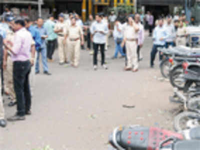 3 hurt after bomb explodes in Pune