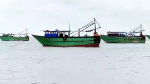 Sri Lankan navy detains 14 Indian fishermen
