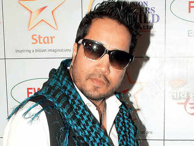 Mika Singh ‘held in Dubai for harassing Brazil teen’