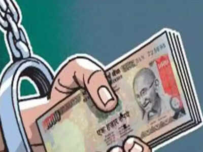 Woman caught in fake notes racket