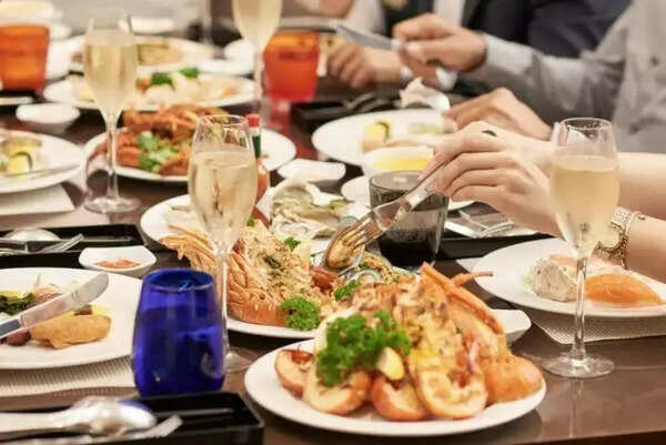 From May 1, menus must state if cheese analogue used: FDA