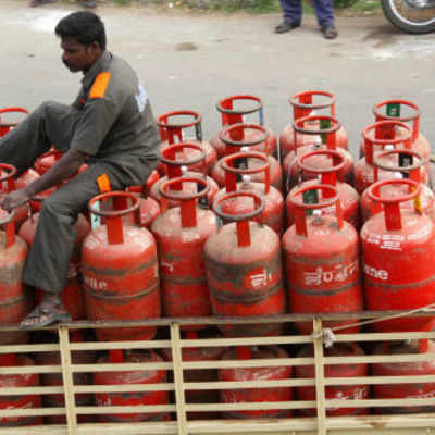 Non-subsidized LPG price cut by Rs 113/cylinder, jet fuel price slashed by 4.1%