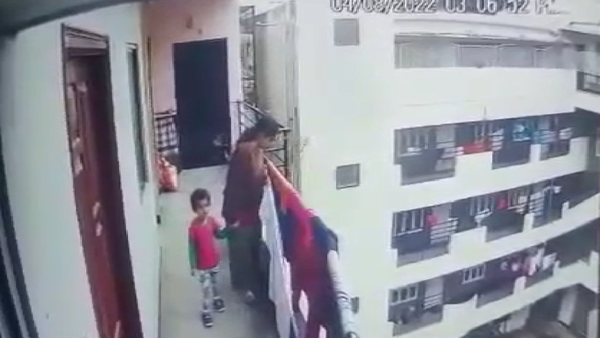 Bengaluru: 4-year-old girl dies after mother flings her from 4th floor