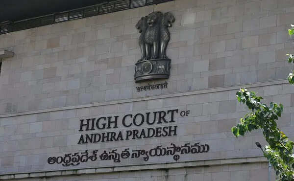 AP high court directs YSRCP functionary to cooperate in murder probe