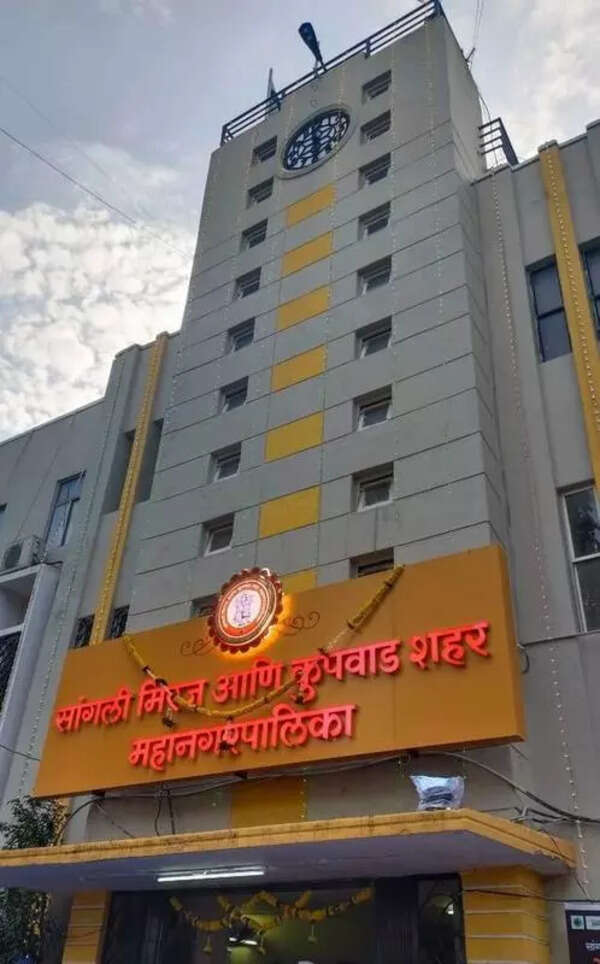 Sangli civic chief wants staffers to pay property & water taxes, submit receipts