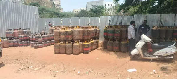Gas agency owner in Coimbatore arrested for hoarding commercial LPG cylinders