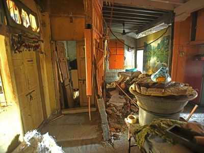 Mumbai: Father and son booked for Lalbaug cylinder blast