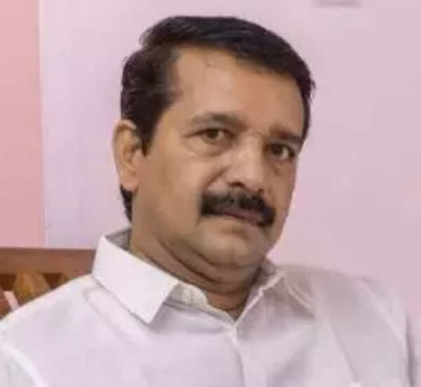 Kerala polls: Congress plans to field VS Achuthanandan’s ex-PA in Malambuzha