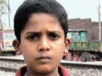 9-yr-old boy averts train mishap