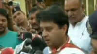 Jyotiraditya Scindia casts his vote, says 'people will support UPA' 